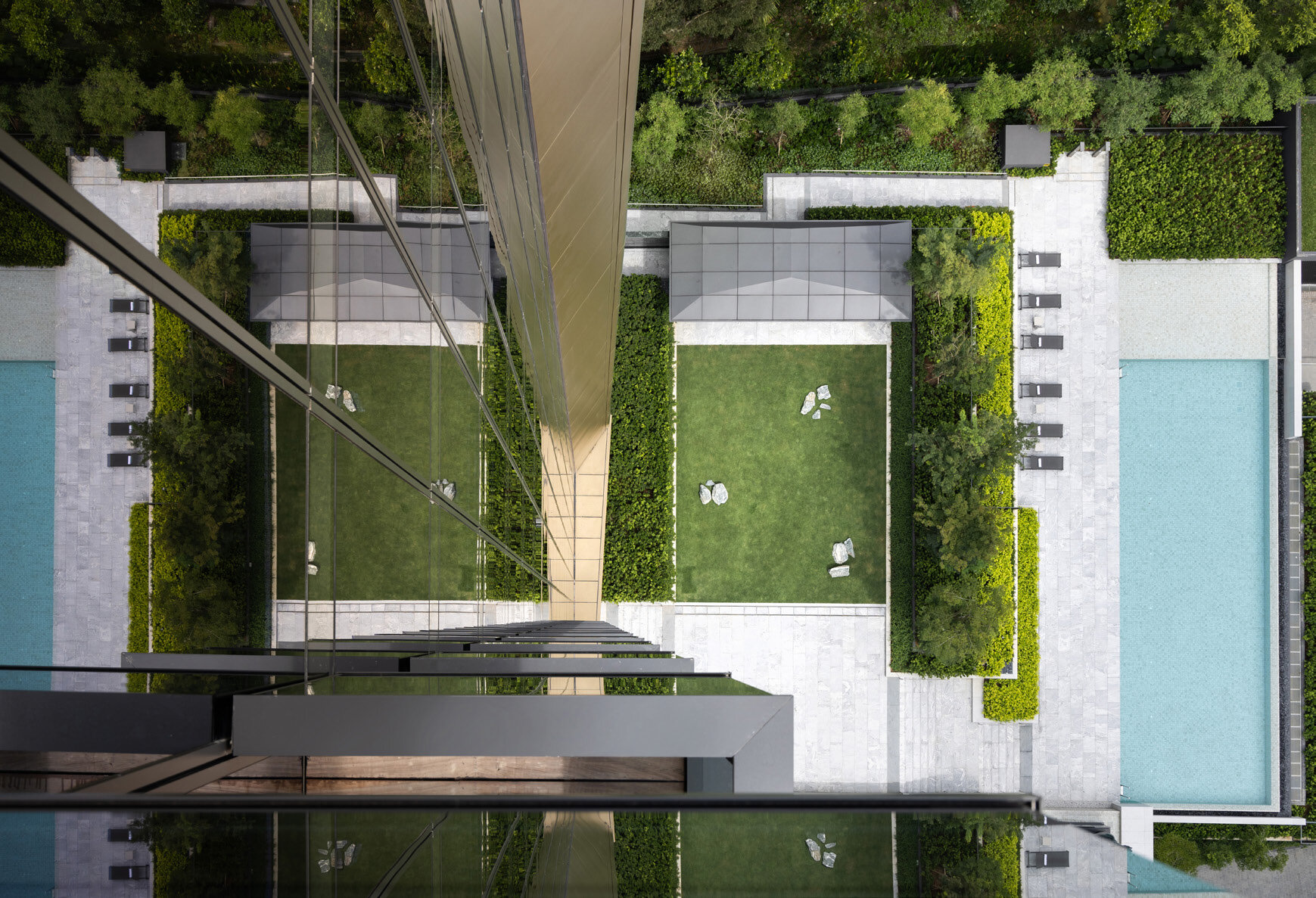 Pool and lawn from above (artist’s impression)